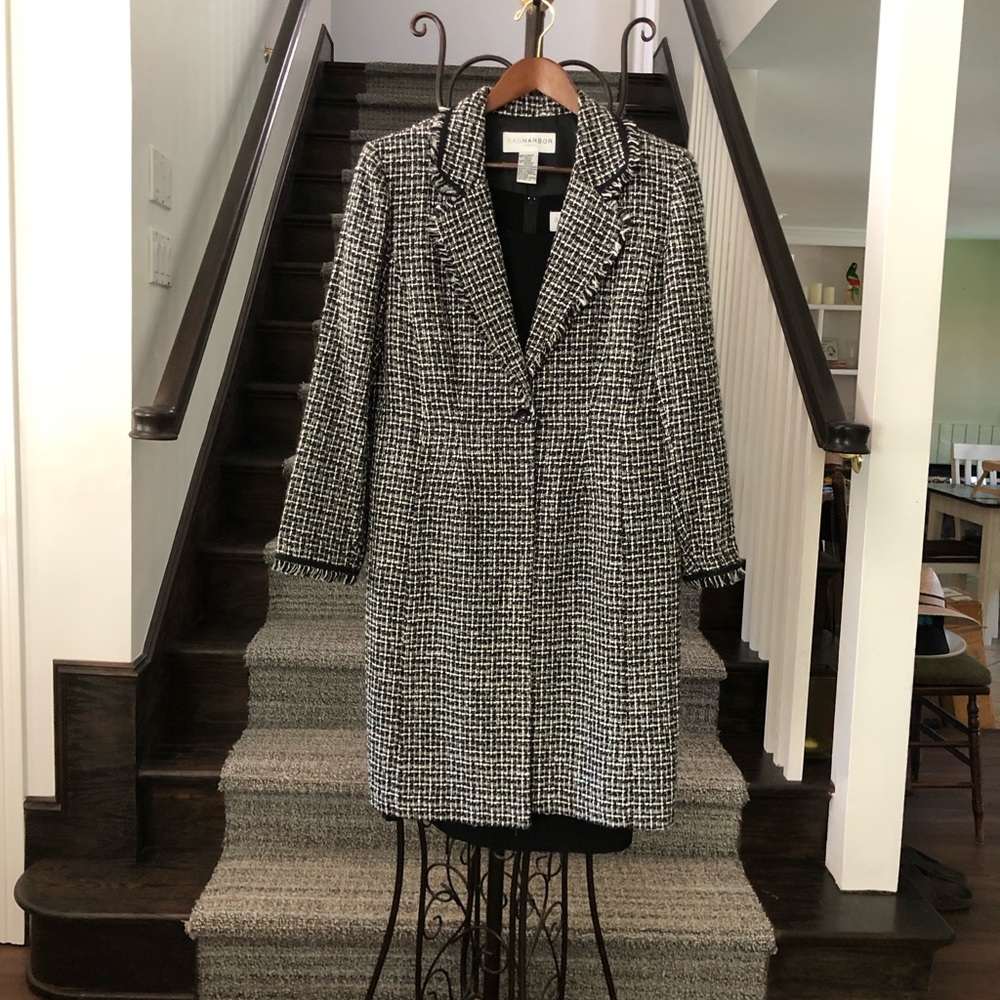 Dress suit, 2 piece. Black and white. Size 14.
